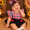 Jardineira Junina Bebê Menina Xadrez Vermelho com Laço e Saia Preta